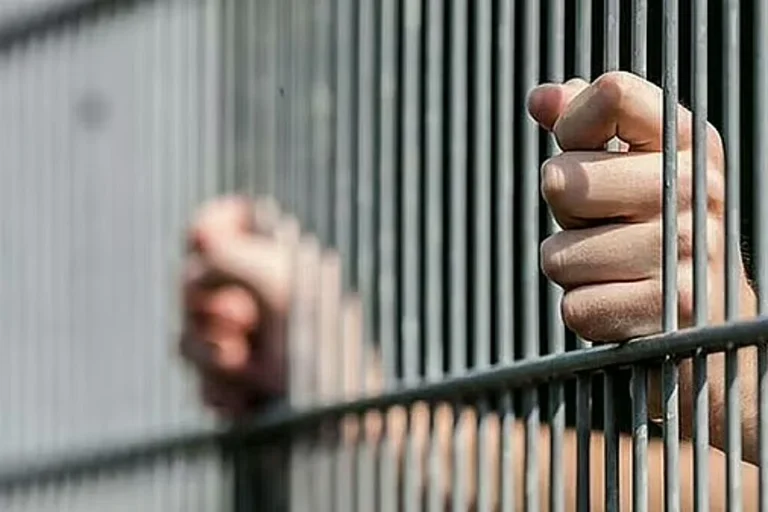 Dubai: Two men jailed after being caught digging for drugs at night