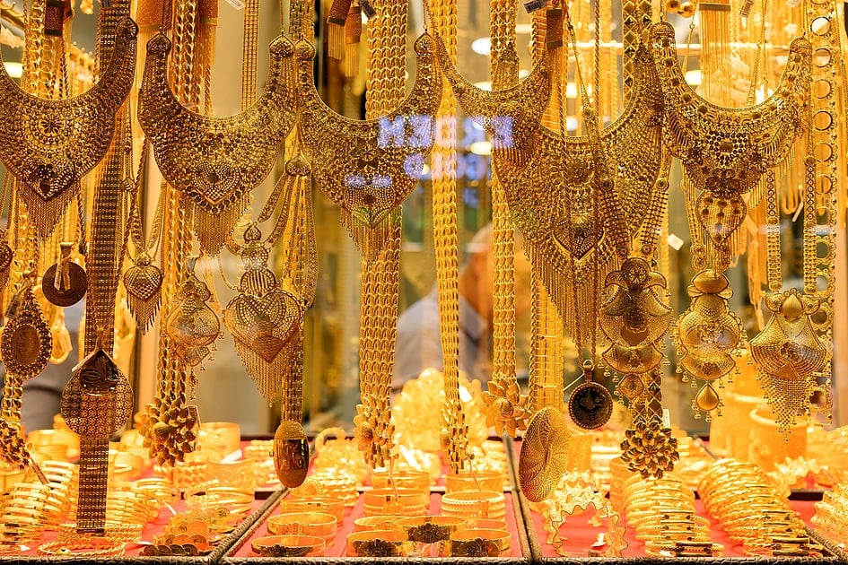 Dubai: Woman to pay Dh15,000 after stealing gold necklace