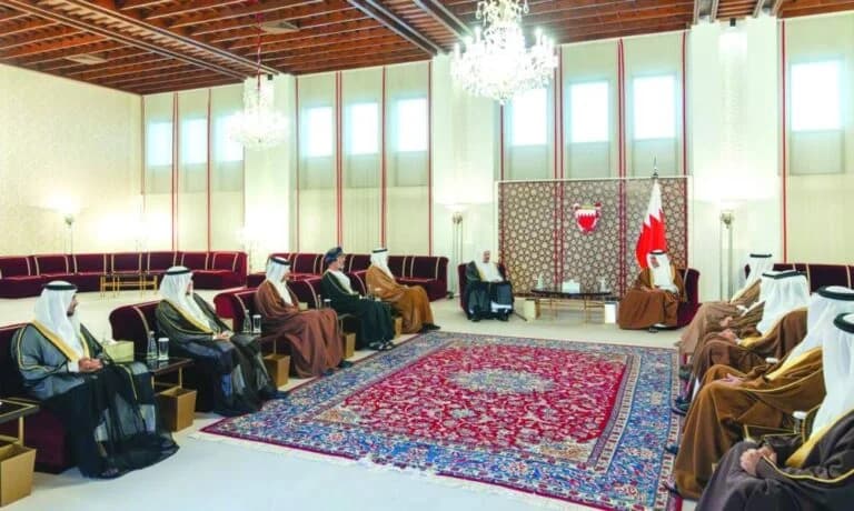 Bahrain Crown Prince meets speaker of Shura Council, speakers of GCC councils