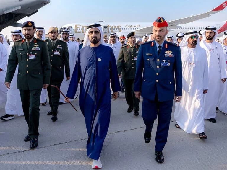 Sheikh Mohammed reviews cutting-edge displays at Dubai Airshow 2025